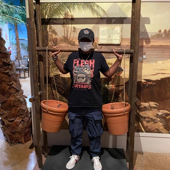 Meet your Posher, Keona - Picture 7 of 8